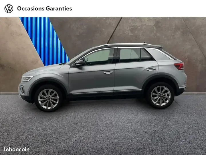 Volkswagen T-Roc 2023 photo 2