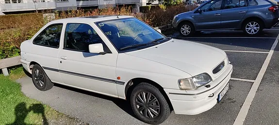 Ford Escort 1995 photo 2