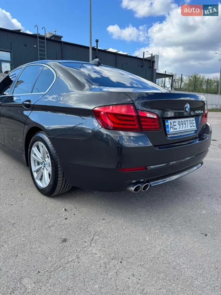 BMW 5 Series 2012 photo 3
