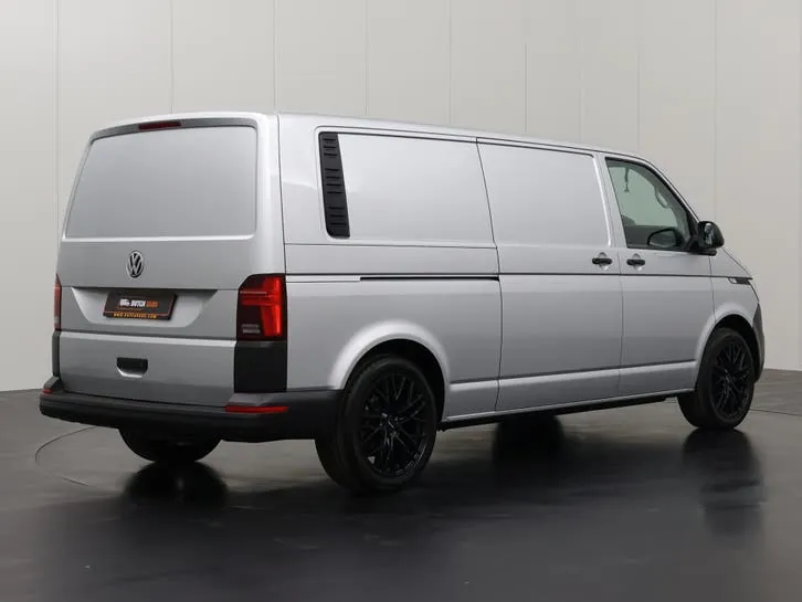 Volkswagen Transporter 2021 photo 2