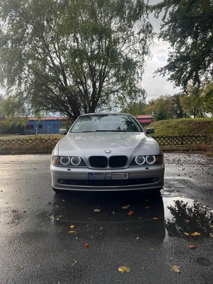 BMW 525I
