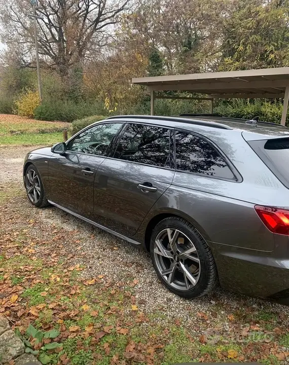 Audi A4 2022 photo 2