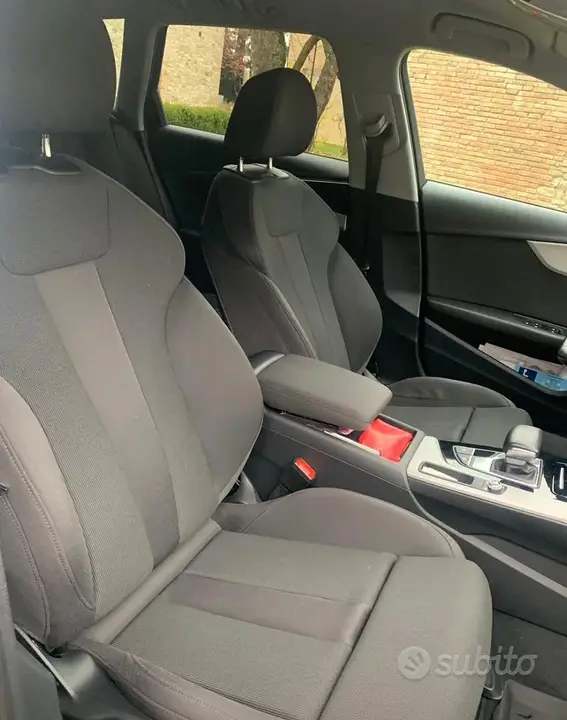 Audi A4 2022 photo 4