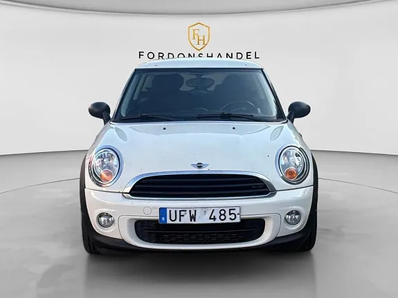 Mini One 2012 photo 2
