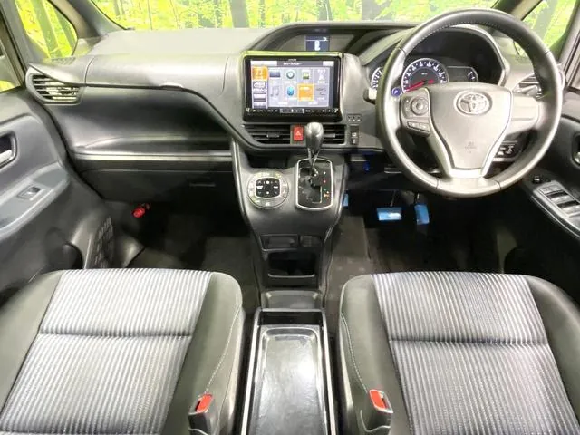 Toyota Voxzie 2016 photo 2