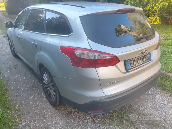Ford Focus 2012 photo 2