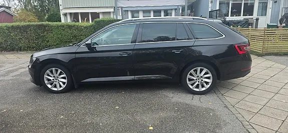 Skoda Superb 2019 photo 2