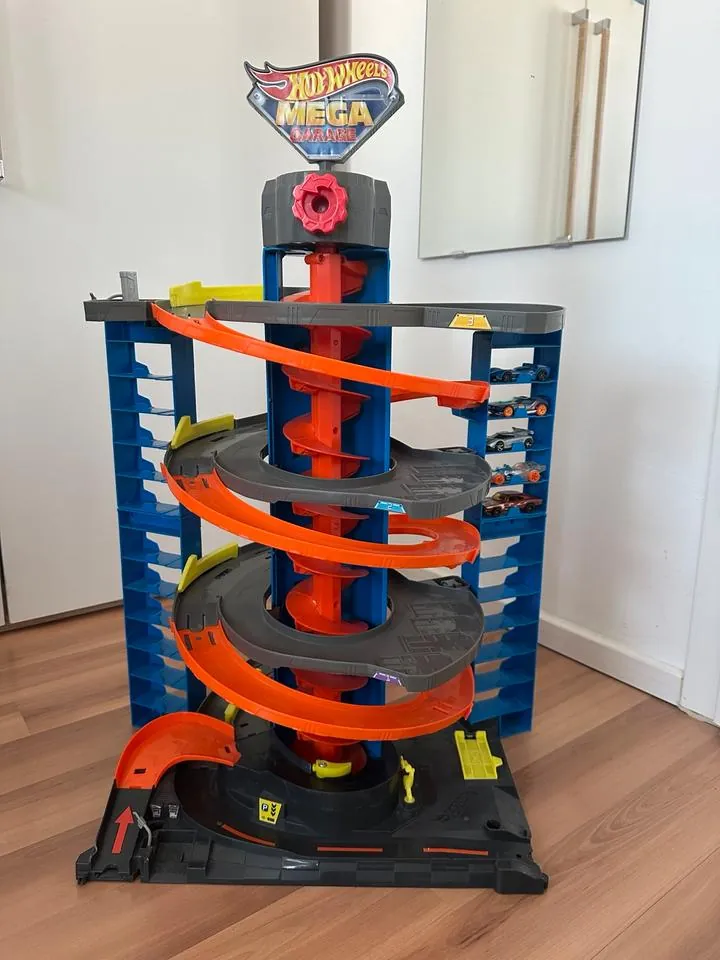 Hot Wheels Mega Garage