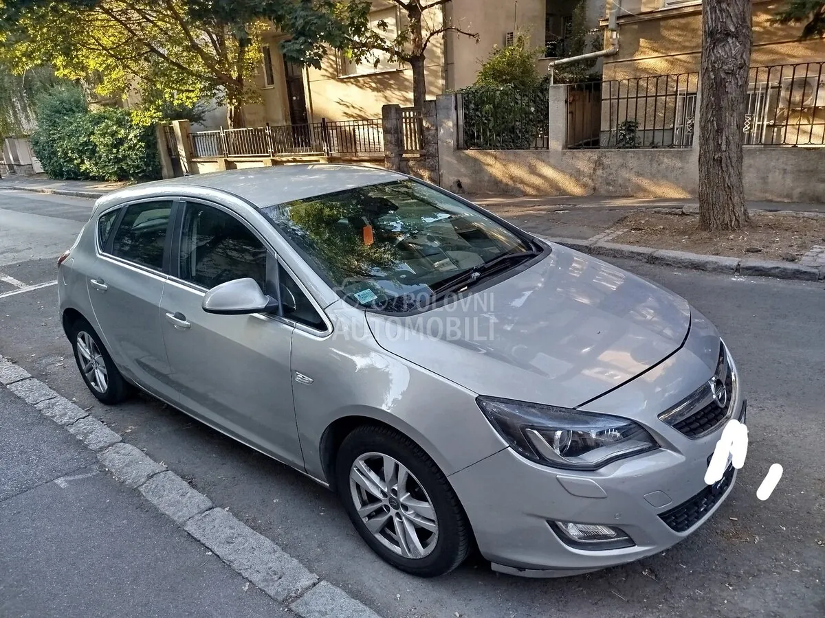 Opel Astra J