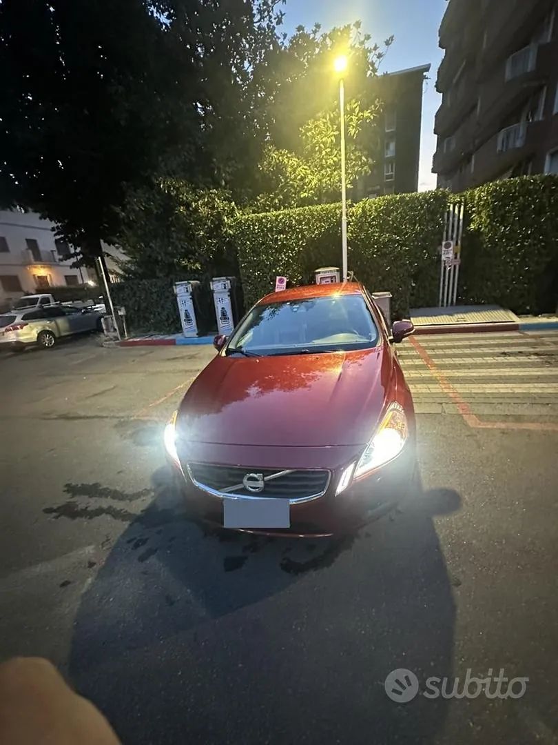 Volvo S60 2010 photo 2