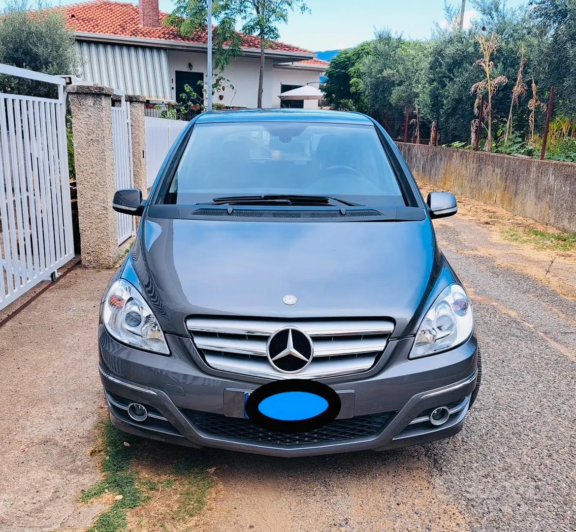 Mercedes-Benz B