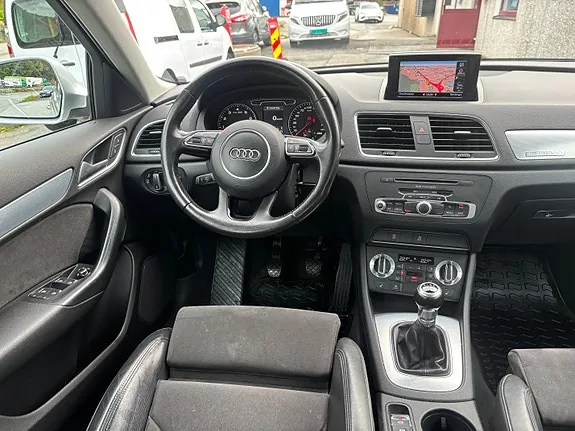 Audi Q3 2012 photo 3