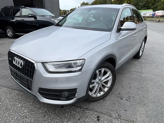 Audi Q3 2012 photo 2