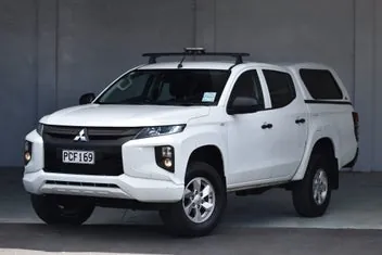 Mitsubishi Triton 2022 photo 2