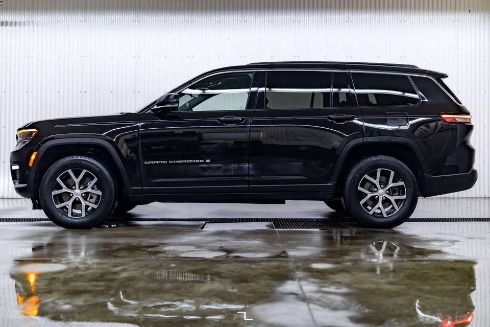 Jeep Grand Cherokee 2024 photo 3