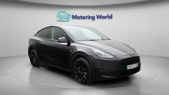 Tesla Model Y 2023 photo 2