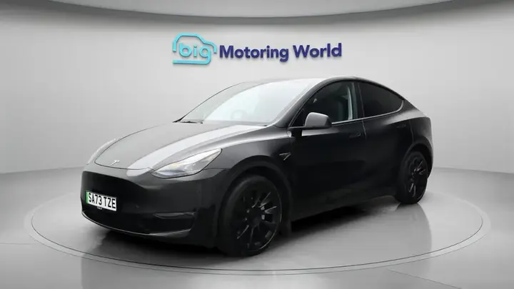 Tesla Model Y 2023 photo 4