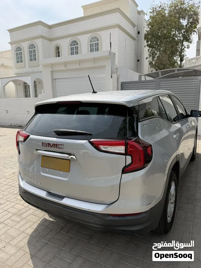 GMC Terrain 2022 photo 3
