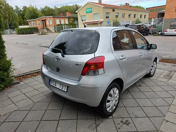 Toyota Yaris 2009 photo 3