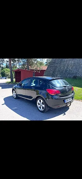 Opel Astra 2010 photo 3