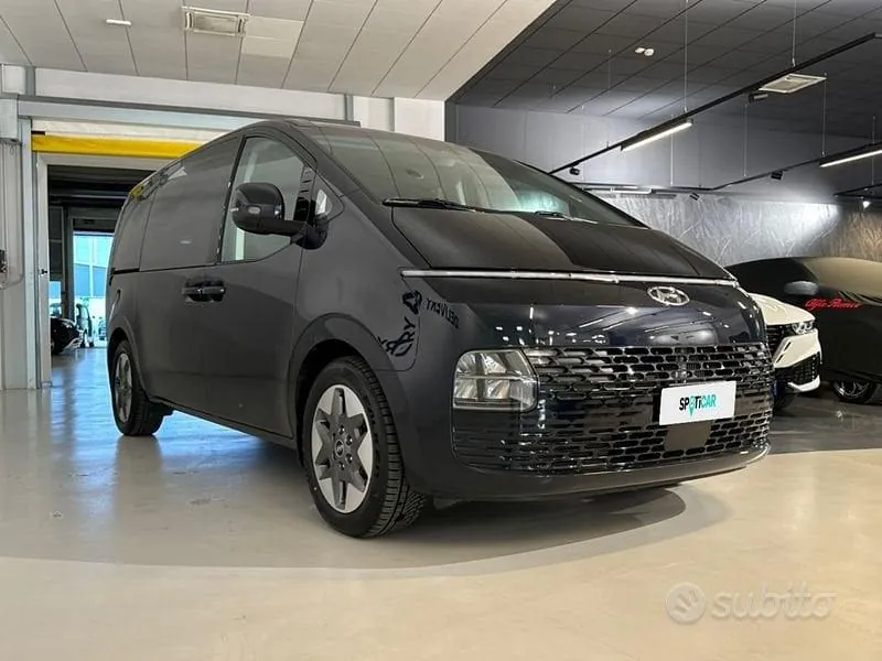 Hyundai Staria 2023 photo 5