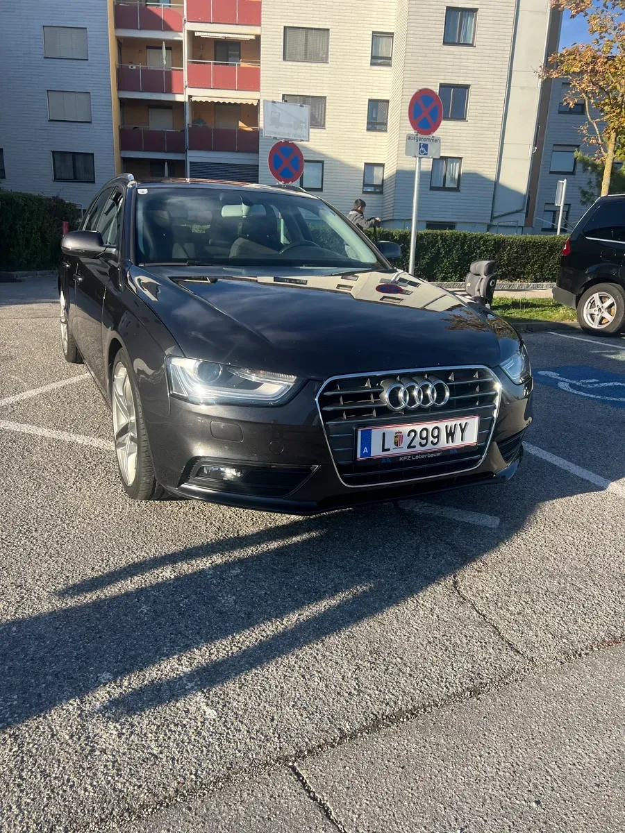 Audi A4 2013 photo 2