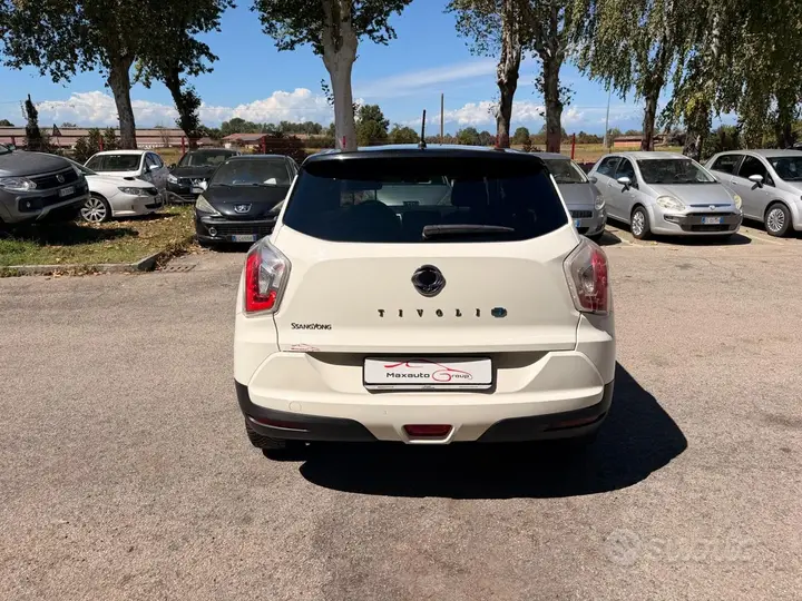 KG Mobility Tivoli 2015 photo 4