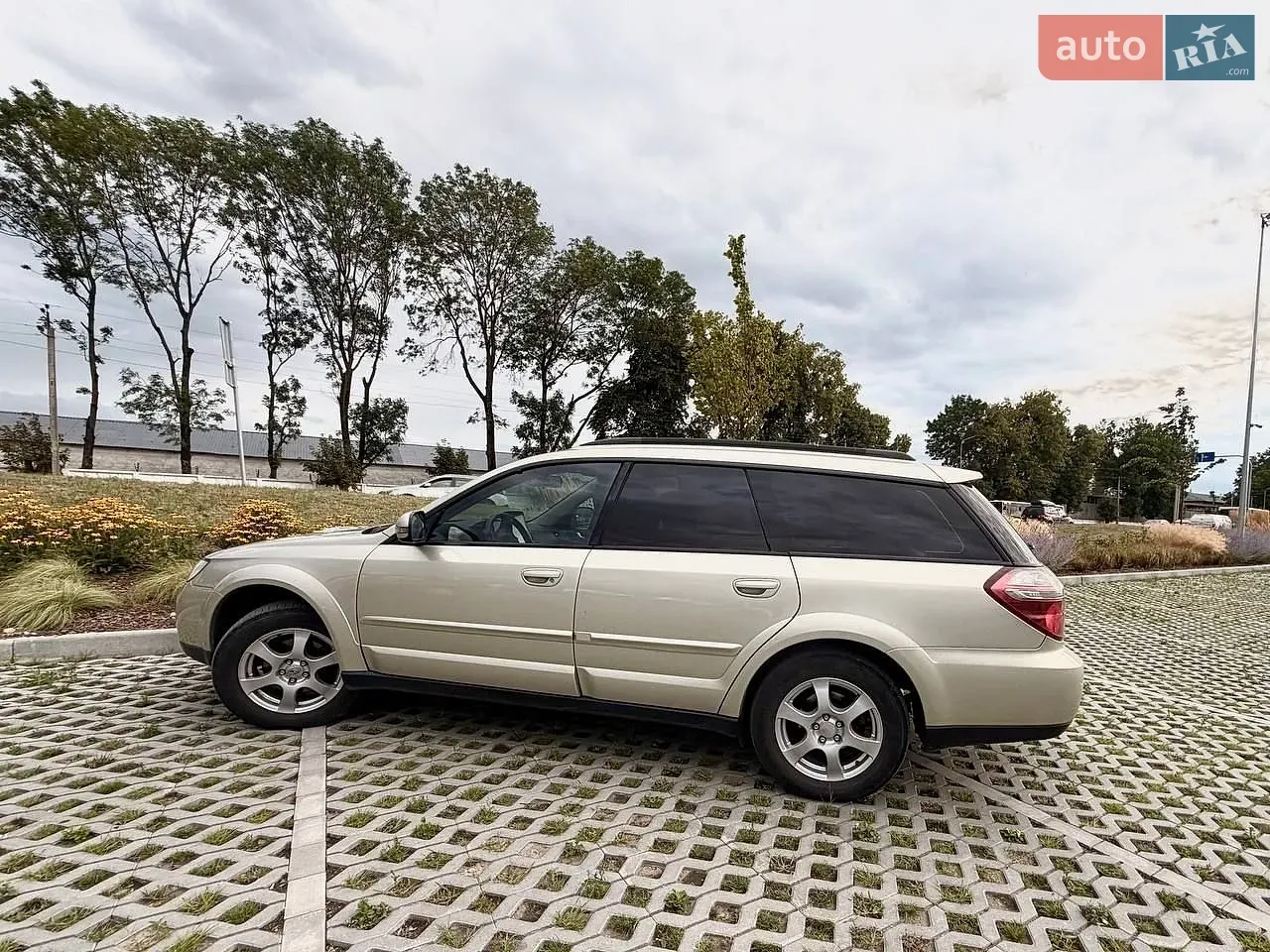 Subaru Outback 2009 photo 3