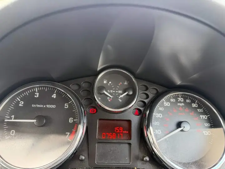 Peugeot 207 2006 photo 3