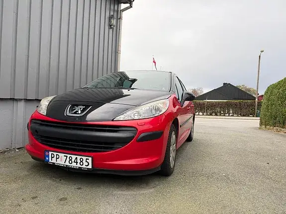Peugeot 207 2008 photo 2