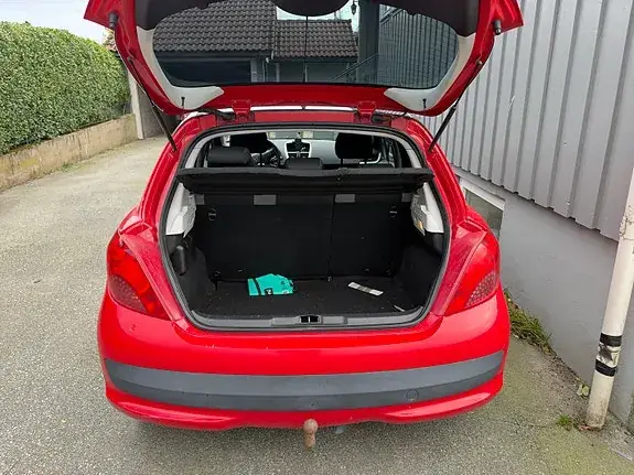 Peugeot 207 2008 photo 3