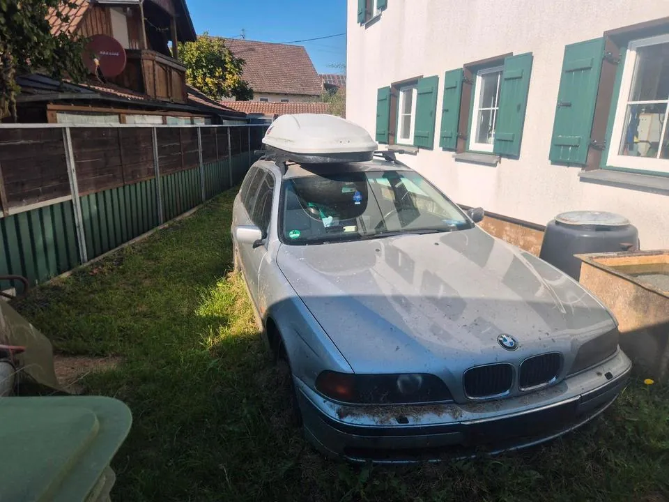 BMW 520I