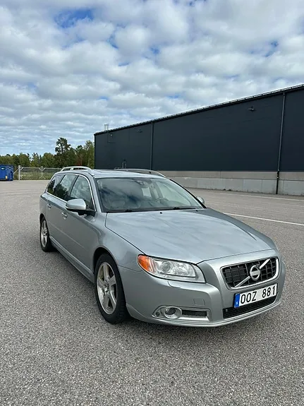 Volvo V70 2012 photo 3