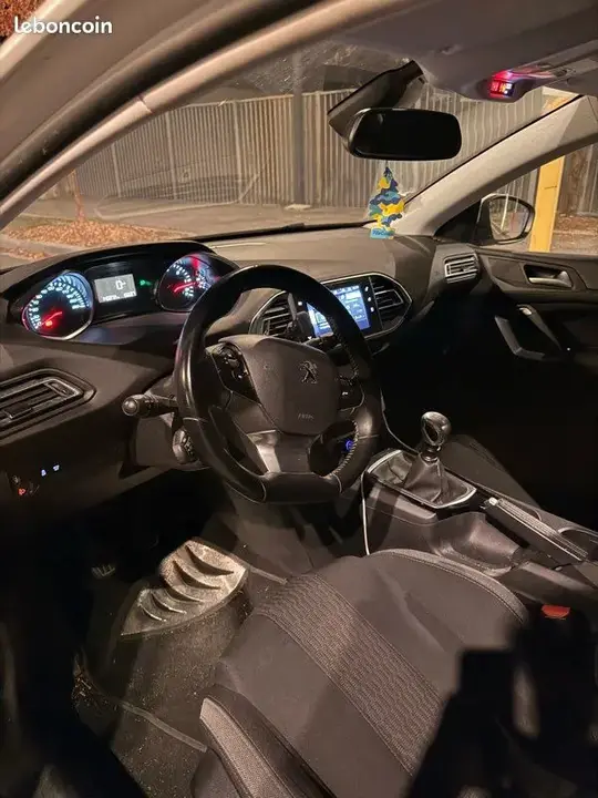 Peugeot 308 2016 photo 3