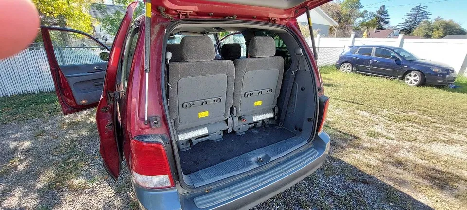 Kia Sedona 2002 photo 5