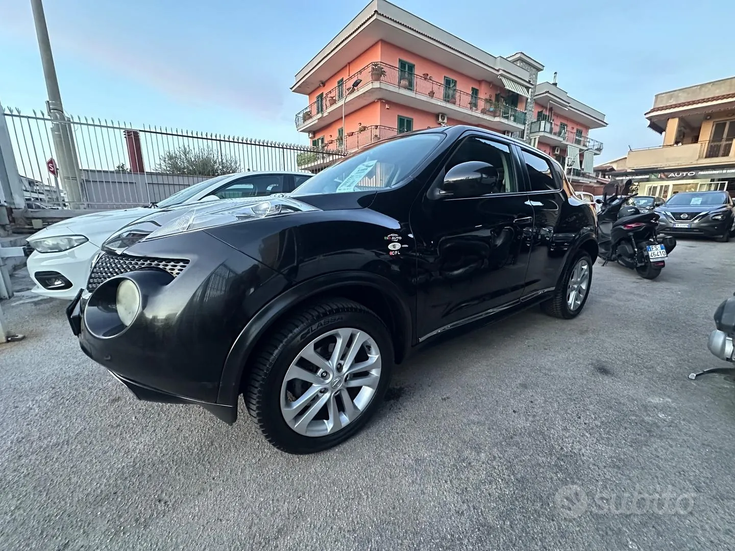 Nissan Juke 2012 photo 2