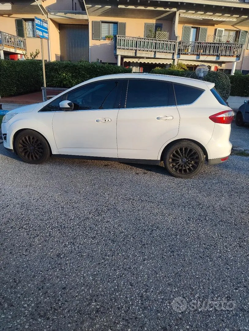 Ford C-Max 2013 photo 2