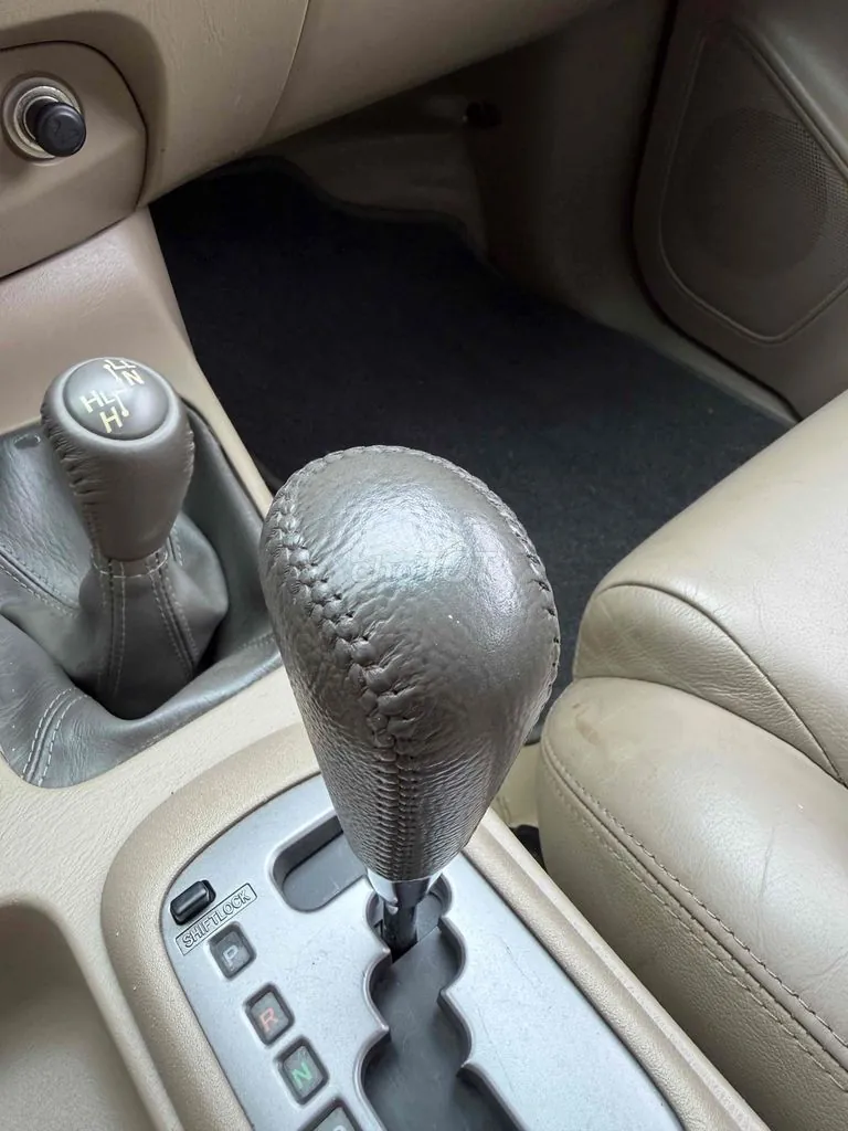 Toyota Fortuner 2011 photo 4