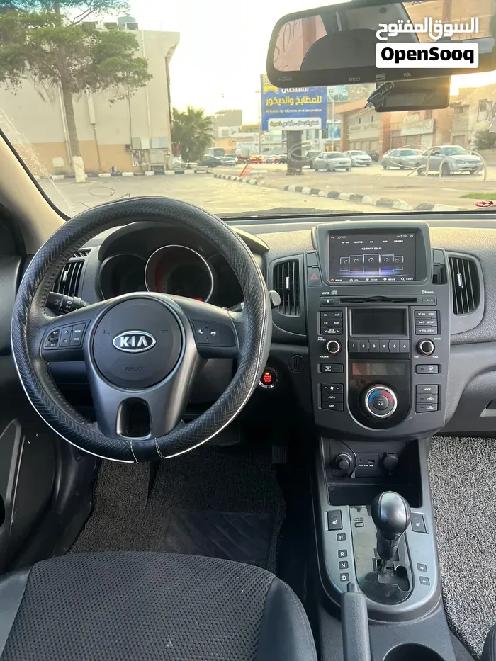 Kia Forte 2010 photo 4