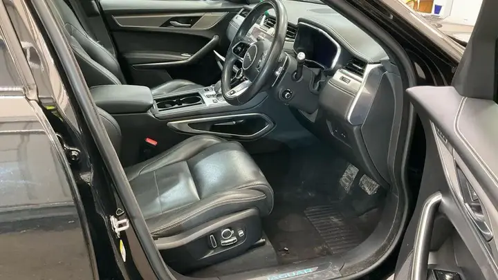 Jaguar F-Pace 2021 photo 3