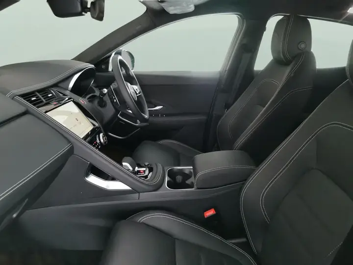 Jaguar E-Pace 2024 photo 4