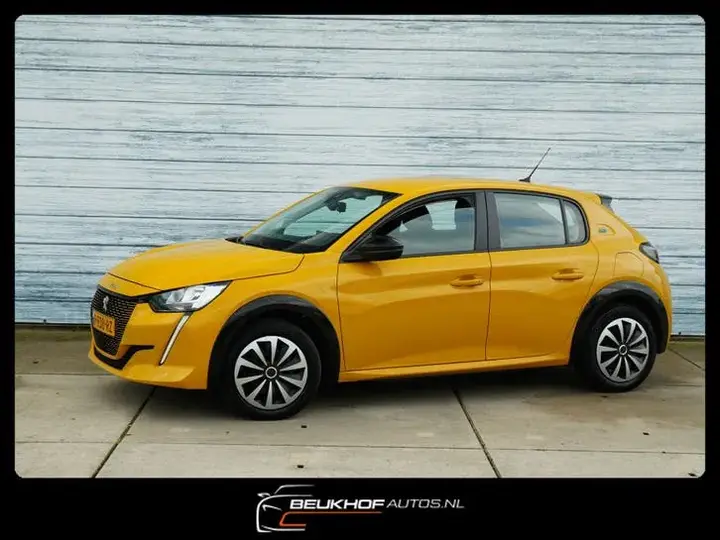 Peugeot E-208