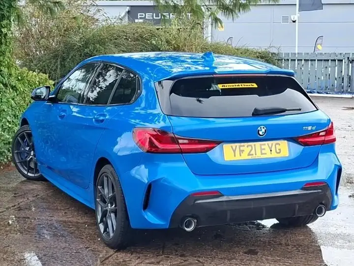 BMW 1 Series 2021 photo 2