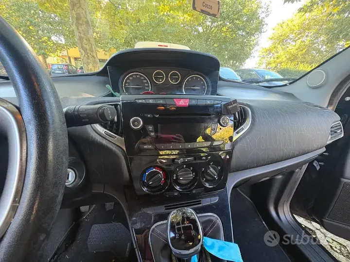 Lancia Ypsilon 2014 photo 3