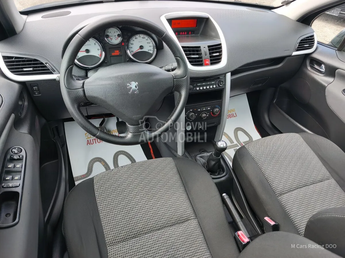 Peugeot 207 2010 photo 3