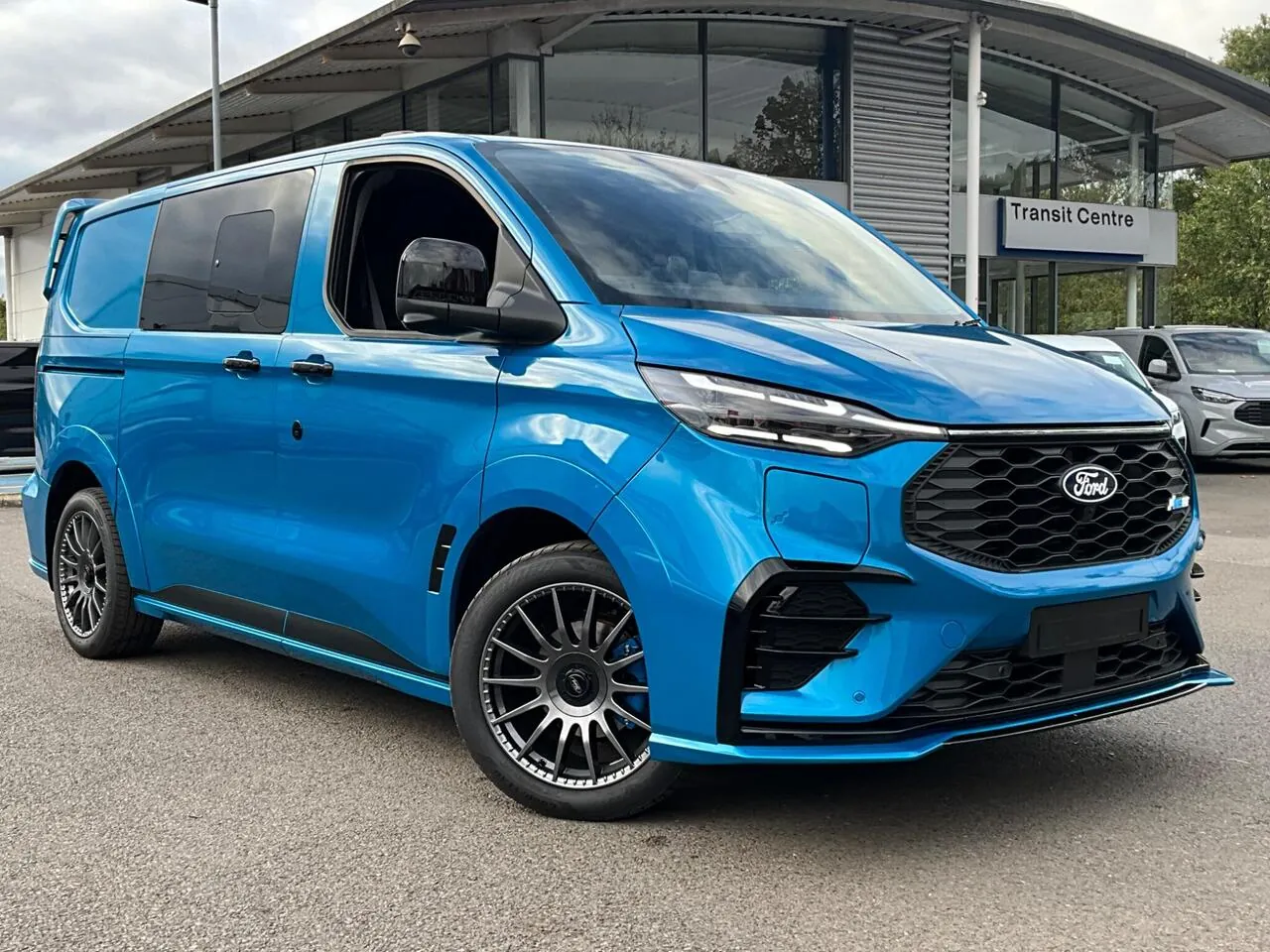 Ford Transit Custom photo 2