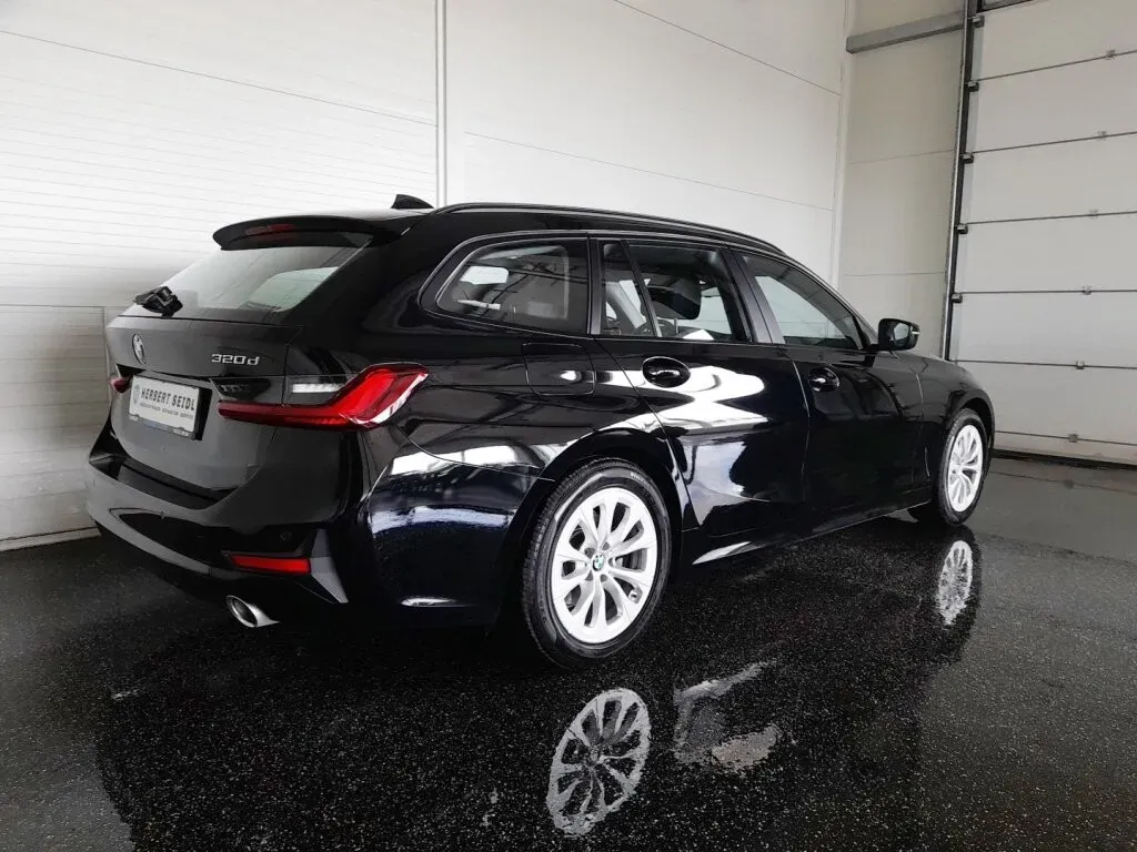 BMW 3 Series 2021 photo 2
