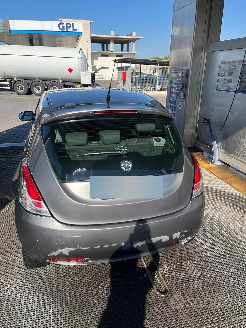 Lancia Ypsilon 2021 photo 2