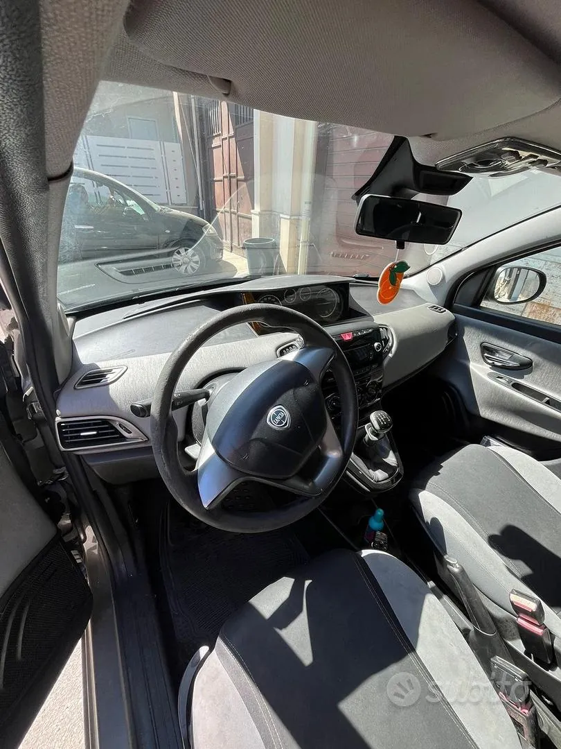 Lancia Ypsilon 2021 photo 3