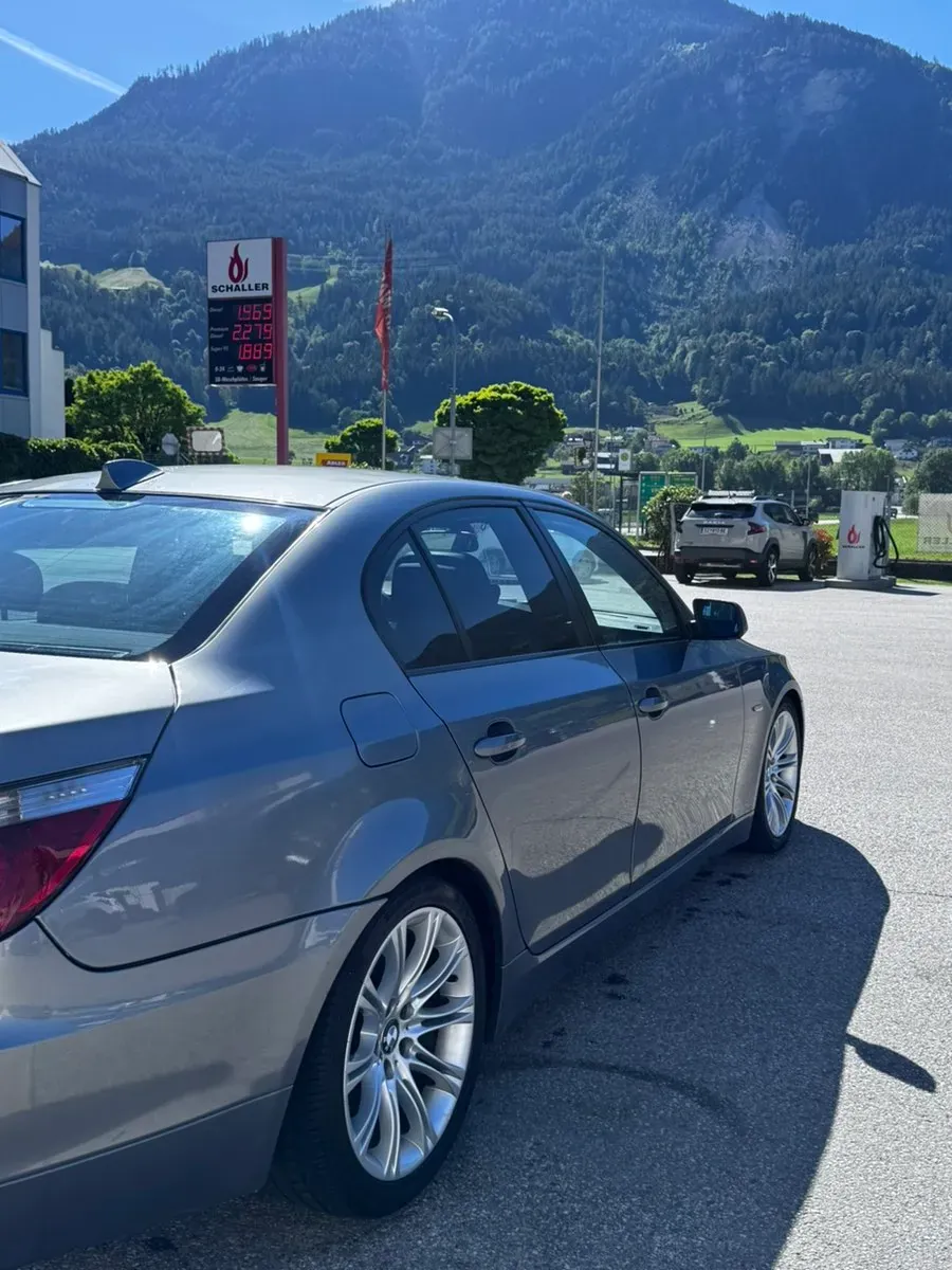 BMW 5 Series 2008 photo 3
